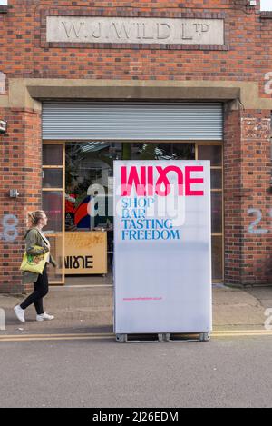 Wine Freedom Weinbar in der Floodgate Street in Digbeth, dem Kreativviertel in Birmingham Stockfoto