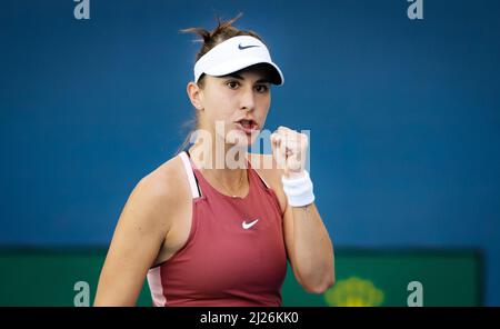 Belinda Bencic aus der Schweiz im Einsatz gegen Daria Gavrilova aus Australien während des Viertelfinales der Miami Open 2022, WTA Masters 1000 Tennisturnier am 29. März 2022 im Hard Rock Stadion in Miami, USA - Foto: Rob Prange/DPPI/LiveMedia Stockfoto