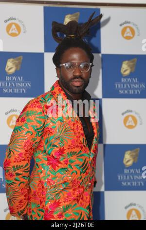 Regisseur Adjani Salmon bei der Ankunft für die Royal Television Society Program Awards im Grosvenor House in Mayfair, London, Großbritannien Stockfoto