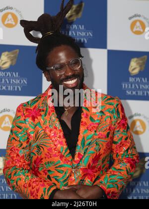 Regisseur Adjani Salmon bei der Ankunft für die Royal Television Society Program Awards im Grosvenor House in Mayfair, London, Großbritannien Stockfoto