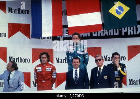 Alain Prost (FRA) McLaren 2. Position Gerhard Berger (AUT) Benetton 1. Position Ayrton Senna da Silva (BRA) Lotus 3. Position Stockfoto