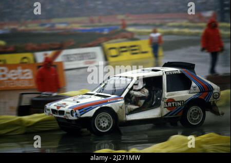 Massimo Miki Biasion (ITA) Lancia Delta S4 GRB Martini Racing Position 3. Stockfoto