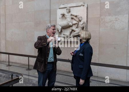 Digitales Scannen des British Museum Parthenon Marmor und Skulpturen. Roger Michel, Experte vom Oxford-Institut für Digitale Archäologie. Stockfoto