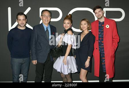 Ted Bergman, Yun Jeung Jo, LUNA, Helen Park & Maz Vernon nehmen am 30.. März 2022 an der „KPOP“, Einer New Broadway Musical-Pressekonferenz im Koreanischen Kulturzentrum in New York, New York, USA, Teil. Das Musical beginnt am 13. Oktober 2022 im Circle in the Square. Robin Platzer/ Twin Images/ Credit: SIPA USA/Alamy Live News Stockfoto