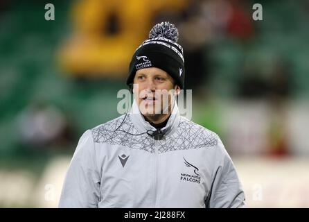 Newcastle Falcons Cheftrainer Dave Walder während des Premiership Rugby Cup Spiels im Cinch Stadium in Franklin's Gardens, Northampton. Bilddatum: Mittwoch, 30. März 2022. Stockfoto