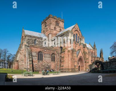 Die Kathedrale von Carlisle ist der Sitz des Bischofs von Carlisle. Gegründet als augustisches Priorat wurde es 1133 zur Kathedrale. Stockfoto