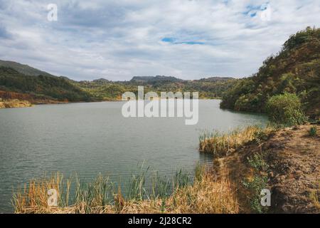 Blick auf den Kirandich-Staudamm in Baringo, Kenia Stockfoto