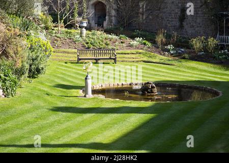 Der Graben-Garten und das Norman Gate, die königliche Residenz des britischen Königs. Windsor Castle, Windsor, Burkshire, England, Großbritannien Stockfoto