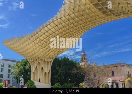 Sevilla, Spanien, 5. März 2022. Metropol Sonnenschirm. Monument, bekannt als Las Setas de la Encarnacion, in Sevilla. Stockfoto