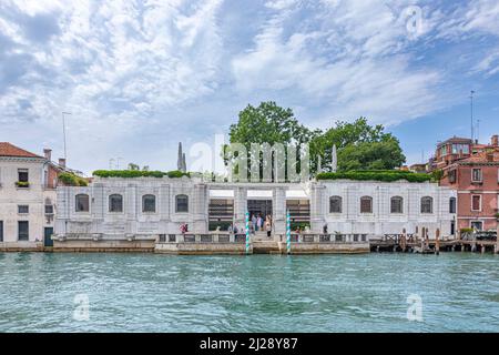 Venedig, Italien - 8. Juli 2021: Peggy Guggenheim Collection Museum für Moderne Kunst am Canal Grande in Venedig. Stockfoto