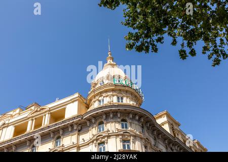 Rom, Italien - 31. Juli 2021: Fassade des historischen Luxushotels Excelsior in Rom, Italien. Stockfoto