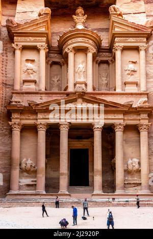Das Äußere Der Schatzkammer ‘Al-Khazneh’, Petra, Jordanien, Asien Stockfoto