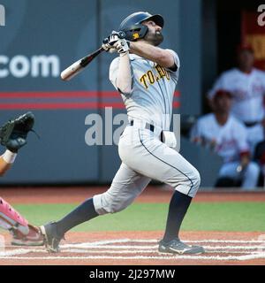 Columbus, Ohio, USA. 30. März 2022. Toledo Rockets Catcher Trey Wright (38) nimmt in ihrem Spiel in Columbus, Ohio, Kontakt zum Ball gegen den Ohio State auf. Brent Clark/CSM/Alamy Live News Stockfoto