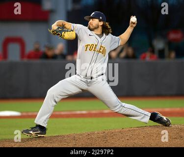 Columbus, Ohio, USA. 30. März 2022. Toledo Rockets Pitcher Parker Newby (34) spielt in Columbus, Ohio, gegen den Ohio State. Brent Clark/CSM/Alamy Live News Stockfoto