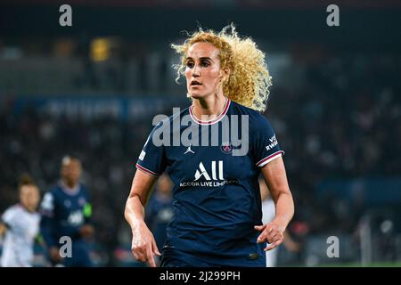 Paris, Frankreich. 30. März 2022. Kheira Hamraoui von der PSG während der UEFA Women's Champions League, des Viertelfinals, des Fußballspiels mit 2. Beinen zwischen Paris Saint-Germain (PSG) und dem FC Bayern München (München) am 30. März 2022 im Stadion Parc des Princes in Paris, Frankreich. Kredit: Victor Joly/Alamy Live Nachrichten Stockfoto