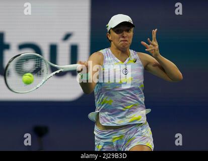Miami Gardens, FL, USA. 30. März 2022. Petra Kvitová gegen IGA Swiatek während der Miami Open im Hard Rock Stadium am 30. März 2022 in Miami Gardens, Florida. Kredit: Mpi04/Media Punch/Alamy Live Nachrichten Stockfoto