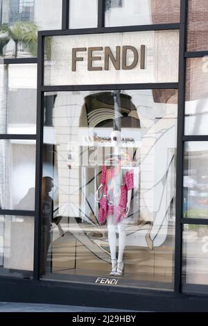 Ein Ladenschild von FENDI, am 28 2022. März in Los Angeles, CA, USA. Foto von David Niviere/ABACAPRESS.COM Stockfoto