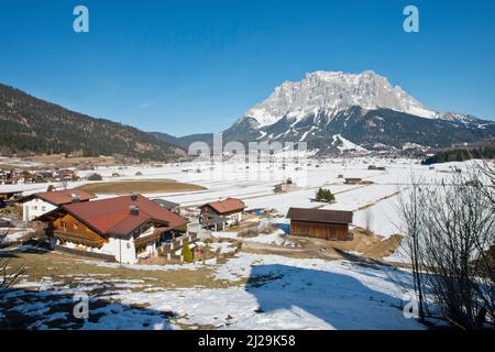 Blick von Lermoos auf die Zugspitze, Tirol, Österreich Stockfoto