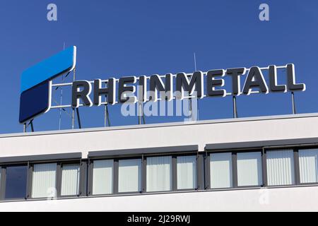 Rheinmetall, Logo im Werk Niederrhein in Pierburg, Rheinmetall Automotive AG, Automobilzulieferer, Neuss, Nordrhein-Westfalen, Deutschland Stockfoto