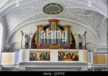 Orgelloft, St. Nikolaus, römisch-katholische Stadtpfarrkirche, Immenstadt, Allgäu, Bayern, Deutschland Stockfoto