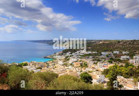 Küste Apuliens: Castro in Süditalien. Das Dorf liegt auf einer Klippe mit Blick auf die Adria in Salento. Stockfoto