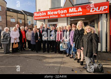 10.12.2012, öffnet Belfast - Robin Newtown MLA (DUP) seine neue Wahlkreisbüro in Belfast Stockfoto