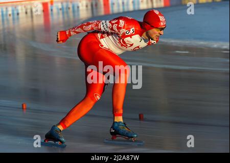 Denis Yuskov tritt bei den Essent European Speed Skating Championships 2012, City Park Ice Rink, Budapest, Ungarn, für Russland an Stockfoto