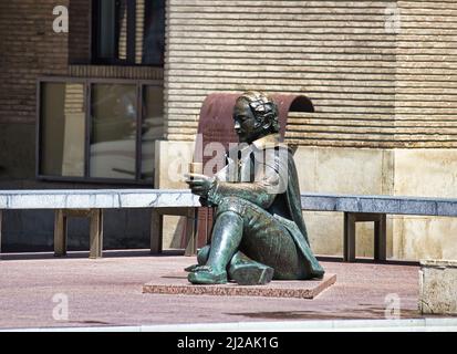 Die wunderschönen Statuen befinden sich auf der berühmten Plaza del Pilar (Plaza unserer Lieben Frau von der Säule) in Zaragoza, Spanien Stockfoto