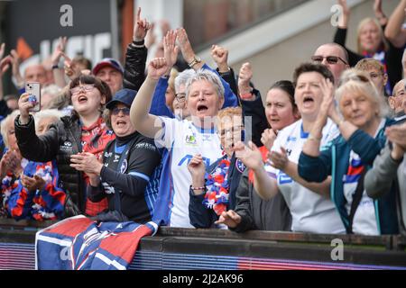 Warrington, England - 27.. März 2022 - Wakefield Trinity Fans. Rugby League Betfred Challenge Cup Warrington Wolves vs Wakefield Trinity im Halliwell Jones Stadium, Warrington, Großbritannien Dean Williams Stockfoto