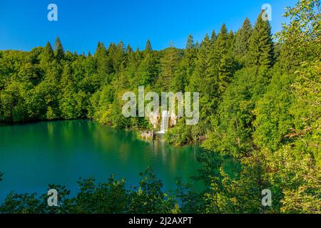 Proscansko See oder Proscansko Jezero Aussichtspunkt des Nationalparks Plitvicer Seen in Kroatien: Ein natürlicher Waldpark mit Seen und Wasserfällen in Lika Stockfoto