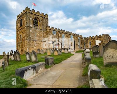 Die Church of Saint Mary, eine anglikanische Pfarrkirche in der Stadt Whitby in North Yorkshire England. Es wurde um 1110 gegründet, obwohl seine Interi Stockfoto