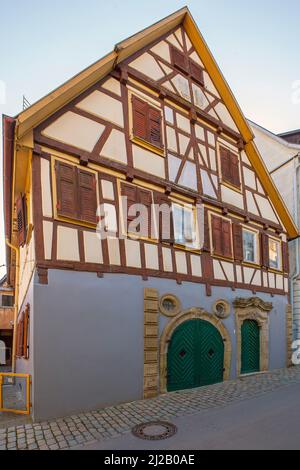 Traditionelle Gebäude an der Schuhgasse in Herrenberg. Herrenberg ist eine Stadt mitten in Baden-Württemberg, Stockfoto