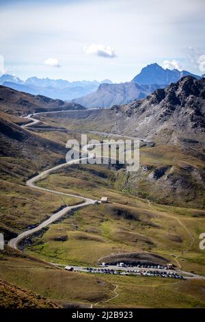 Regionaler Naturpark Queyras, Oberfranzösische Alpen (Südostfrankreich): Straße, die den Agnelpass führt, grenzt an Italien Stockfoto