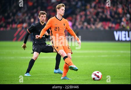 Freundschaftsspiel, Amsterdam Arena: Niederlande vs Deutschland; Frenkie de Jong (NED), Thomas Müller (GER) Stockfoto