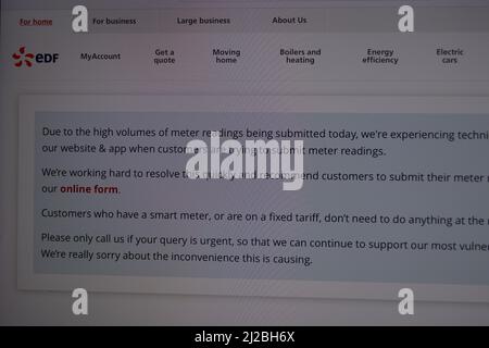 Slough, berkshire, Großbritannien. 31.. März. 2022. Die EDF-Website ist ausgefallen. Vor der von morgen steigenden Energiepreisgrenze wurden die Haushälter von Geld sparenden Experten wie Martin Lewis aufgefordert, heute ihre Strom- und Gaszähler-Messwerte einzureichen. Daher sind eine Reihe von Websites von Energieunternehmen, darunter EDF und Scottish Power, ausgefallen, was bedeutet, dass Kunden ihre Zählerstände nicht einreichen konnten. Quelle: Maureen McLean/Alamy Live News Stockfoto