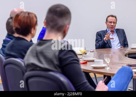 Philip Jansen leitet ein Treffen während seines Besuchs in Belfast, 28/02/2019 Stockfoto