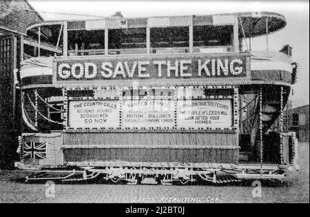 Das britische Leeds-Pals-Bataillon des Ersten Weltkriegs rekrutiert Tramwagen/Tram für die Aufnahme von Freiwilligen während des Ersten Weltkriegs in Großbritannien Stockfoto