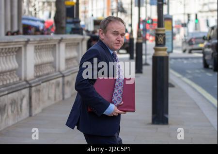 London, England, Großbritannien. 31. März 2022. Der Minister für Umwelt, Ernährung und Angelegenheiten des ländlichen Raums, GEORGE EUSTICE, wird vor dem Kabinett gesehen. (Bild: © Tayfun Salci/ZUMA Press Wire) Stockfoto