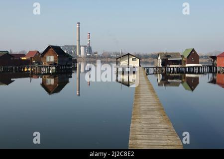 Bokod schwimmendes Dorf in der Nähe von Oroszlány in Ungarn. Stockfoto