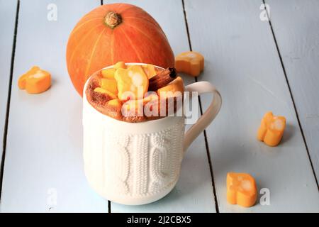 Kürbis gewürzter Latte Smoothie mit marmelibischen Herbst Winter heißen Getränk Stockfoto