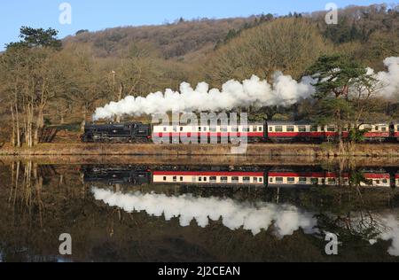 42073 Köpfe von Lakeside entfernt, am 24,3.22 fiel Foot, der Fluss Leven in der Front. Stockfoto