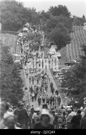 Nijmegen vier Tage Märsche, dritter Tag, Wanderer auf Zevenheuvelenweg ca. 22. Juli 1976 Stockfoto