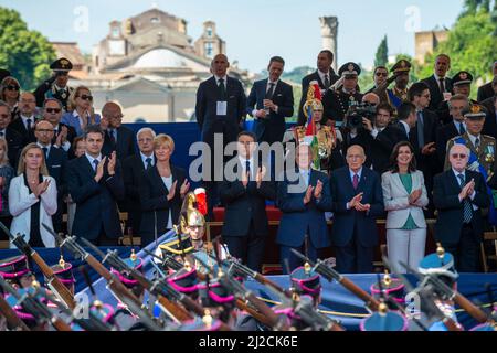 Roma, Italia 02/06/2014: parata per la Festa della Repubblica - Parade im Fori Imperiali am 2. Juni 2014 im Rahmen der Feierlichkeiten zum Tag der Italienischen Republik. Im Bild: Roberta Pinotti, Laura Boldrini, Pietro Grasso, Giorgio Napolitano, Matteo Renzi. ©Andrea Sabbadini Stockfoto