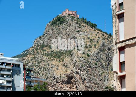 Palermo, Italien 19/07/2012: 20. Jahrestag der Massaker von '92. Blick auf das Castello Utveggio von der Via D'Amelio. ©Andrea Sabbadini Stockfoto