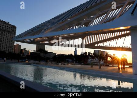 Das Museum of Tomorrow View, das vom spanischen Architekten Santiago Calatrava entworfen wurde, am Maua-Platz ist eine beliebte Touristenattraktion. Stockfoto