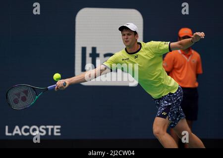 Miami Gardens, FL, USA. 31. März 2022. Hubert Hurkacz gegen Daniil Medvedev während der Miami Open im Hard Rock Stadium am 31. März 2022 in Miami Gardens, Florida. Kredit: Mpi04/Media Punch/Alamy Live Nachrichten Stockfoto