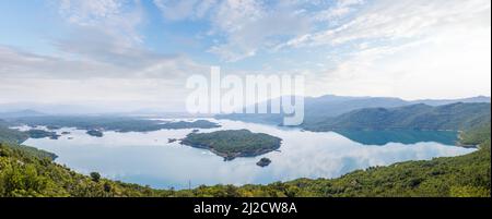 Landschaftsansicht des wunderschönen Skadar Sees in Montenegro Stockfoto