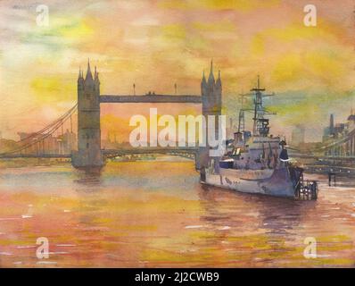 Tower Bridge und Boot auf der Themse in der Abenddämmerung - London, England. Londoner Skyline Brücke Kunstwerk Sonnenuntergang Stockfoto