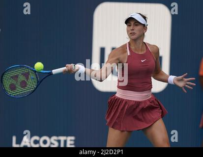 Miami Gardens, FL, USA. 31. März 2022. Belinda Bencic gegen Naomi Osaka während der Miami Open im Hard Rock Stadium am 31. März 2022 in Miami Gardens, Florida. Kredit: Mpi04/Media Punch/Alamy Live Nachrichten Stockfoto