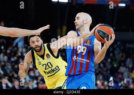 BARCELONA - MÄR 25: Nick Calathes in Aktion während des Euroleague-Spiels von Turkish Airlines zwischen dem FC Barcelona und Fenerbahce SK Istambul im Palau Stockfoto